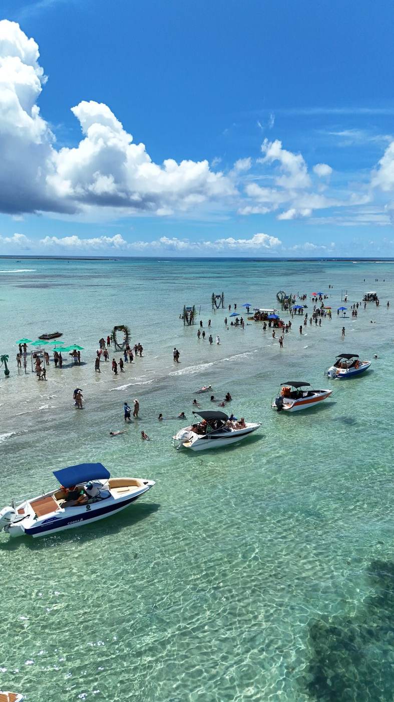 Maragogi com Lancha saindo de Porto de Galinhas