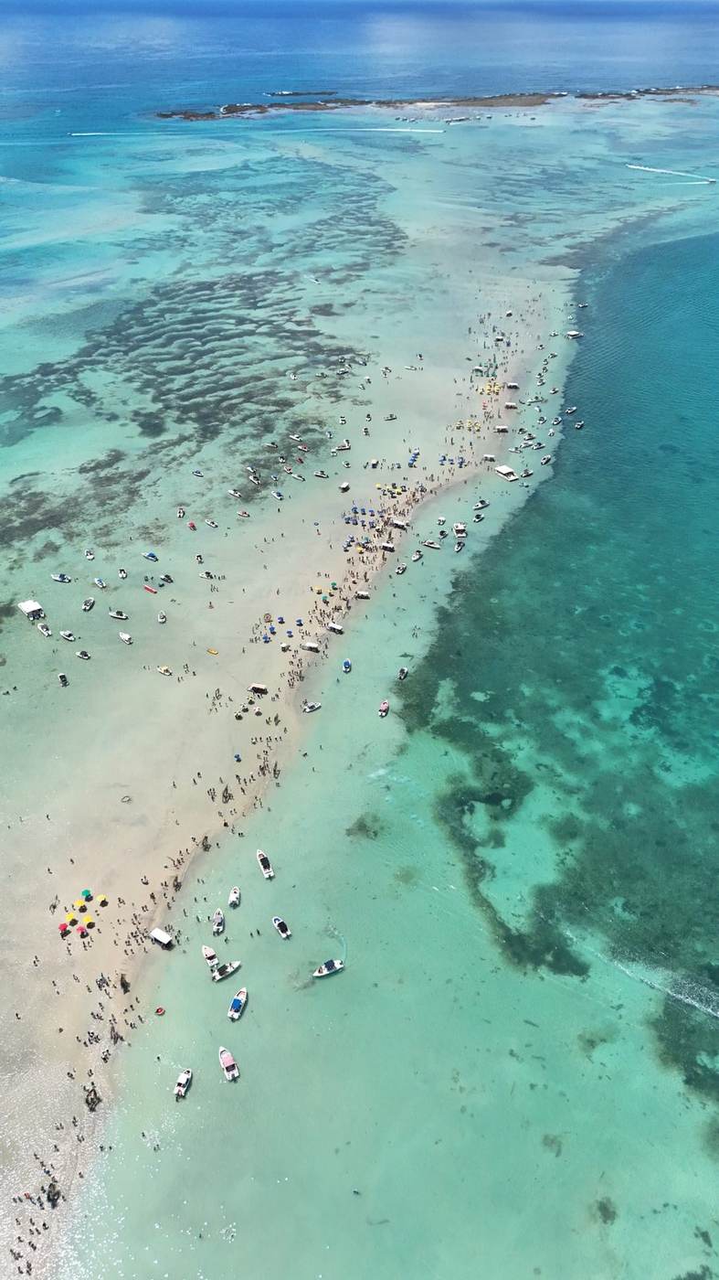Maragogi com Lancha saindo de Porto de Galinhas